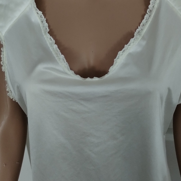 Vanity Fair Vintage Slip - Picture 3 of 8